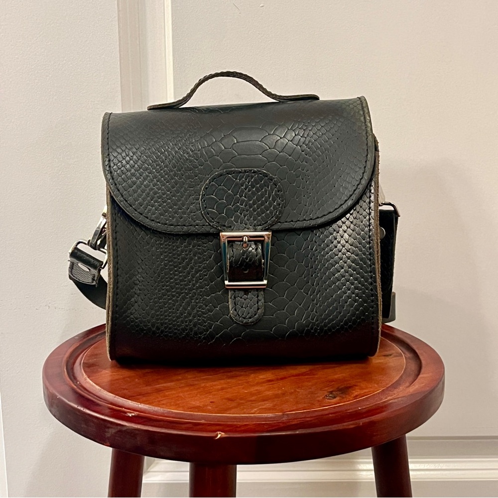 Brit Stitch Full Pint Satchel